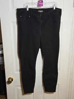 149 torrid 22 22S Black Skinny High-Rise Jeans